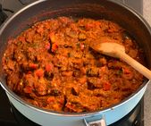 Vegan tomato curry with "beef" chunks