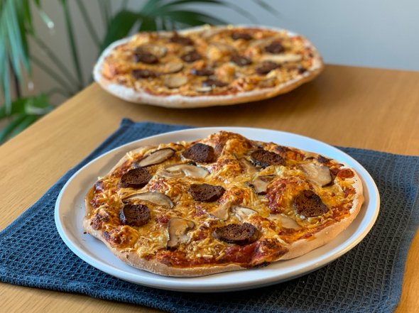 Vegan chorizo and shiitake pizza