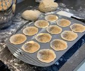 Dough-filled muffin tray