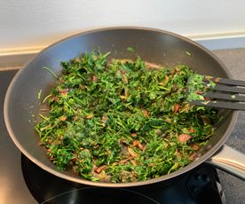 Stir-fried parlsey salad
