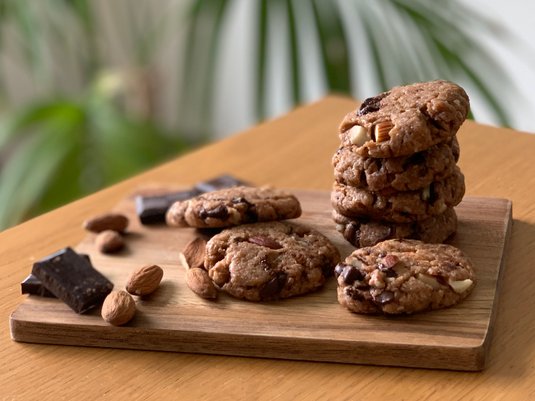 Vegan peanut butter chocolate chip almond cookies